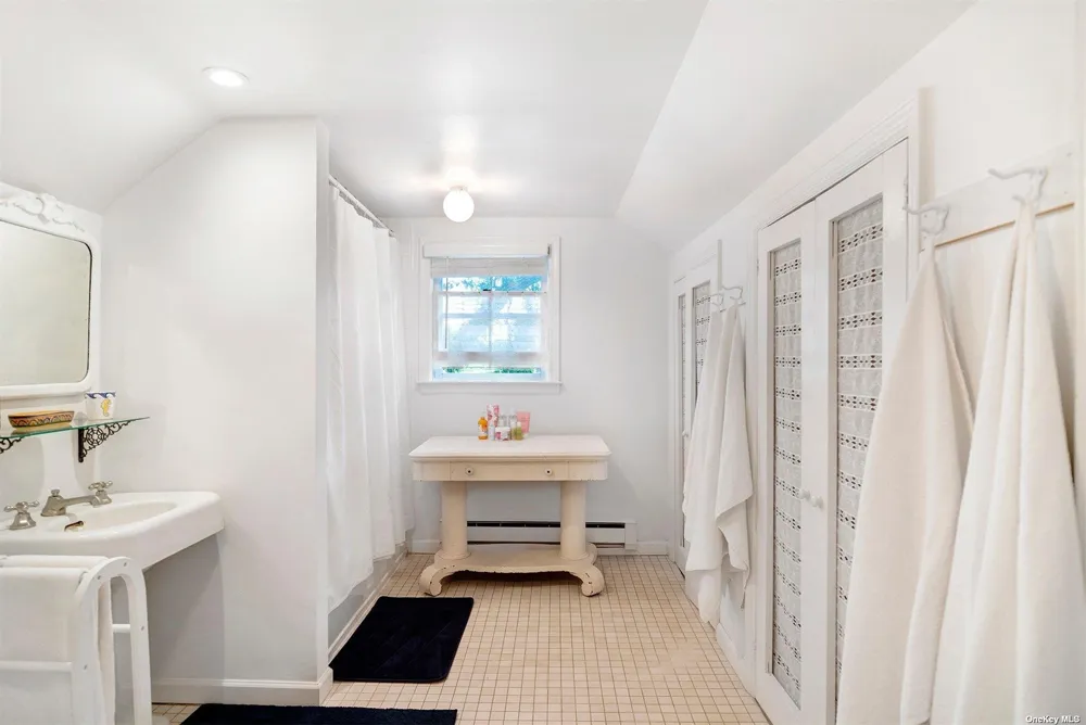 640 Orchard Street New Suffolk, NY 11956