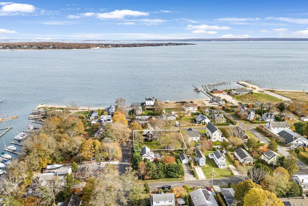 640 Orchard Street New Suffolk, NY 11956