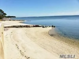 15 Downs Boulevard Jamesport, NY 11947