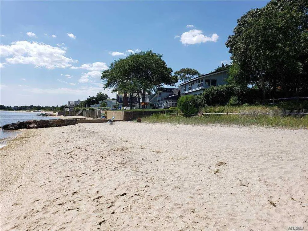 15 Downs Boulevard Jamesport, NY 11947