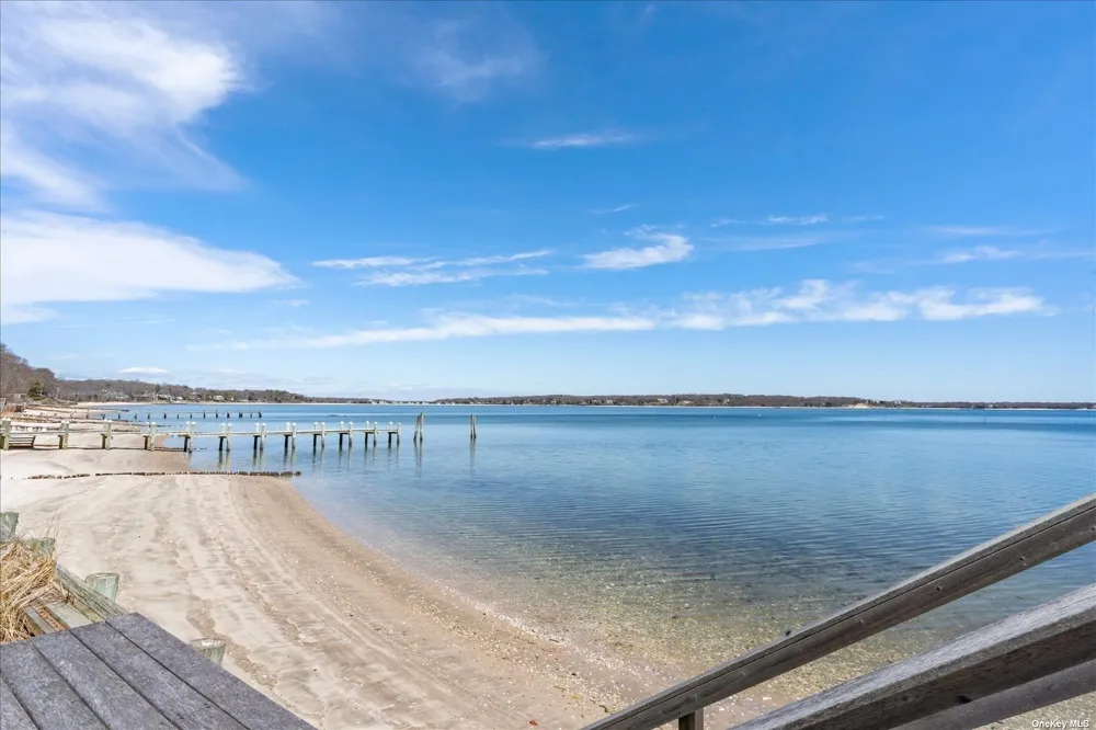 1155 Old Harbor Road New Suffolk, NY 11956