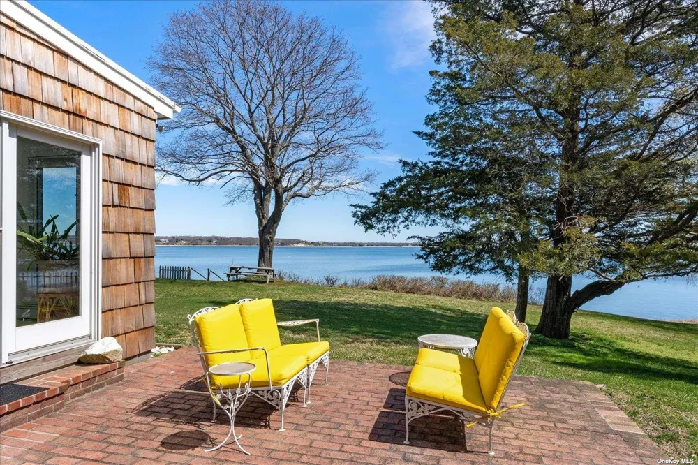 1155 Old Harbor Road New Suffolk, NY 11956