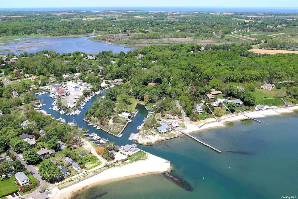 1155 Old Harbor Road New Suffolk, NY 11956
