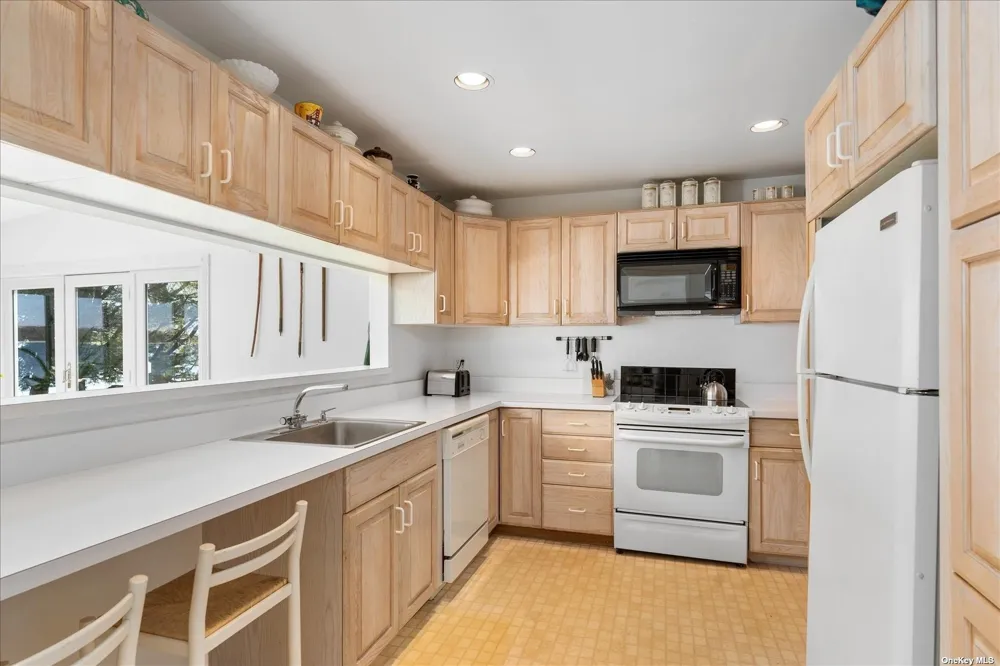 1155 Old Harbor Road New Suffolk, NY 11956