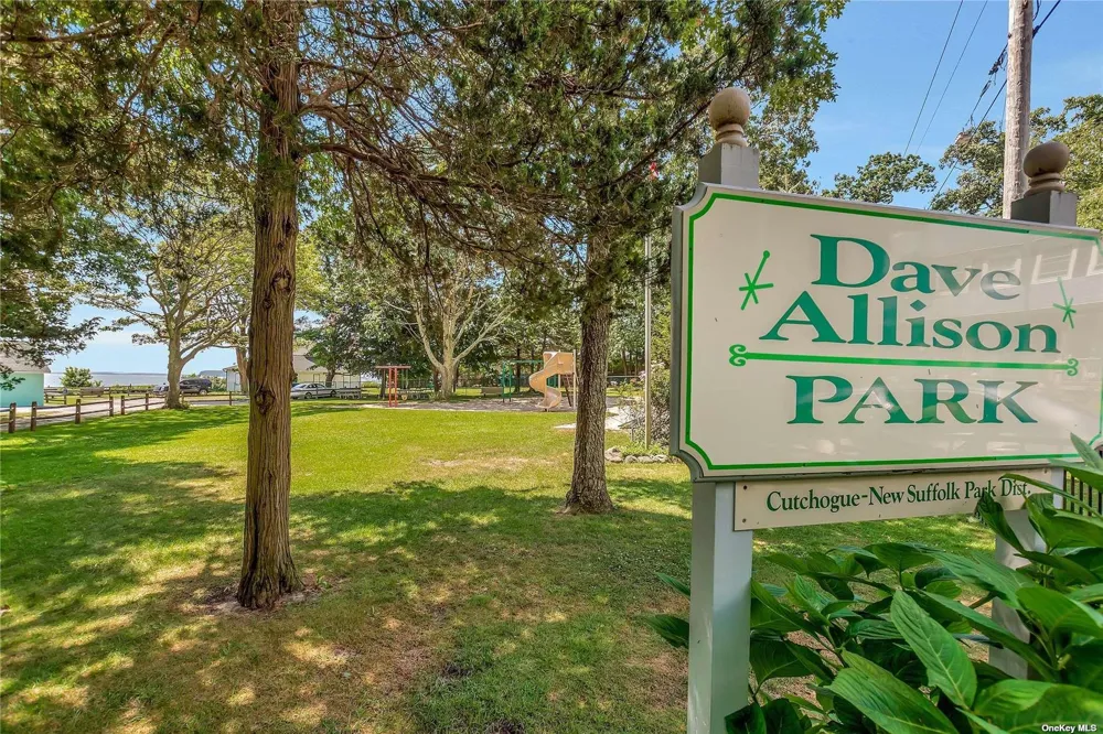 935 Southern Cross Road Cutchogue, NY 11935