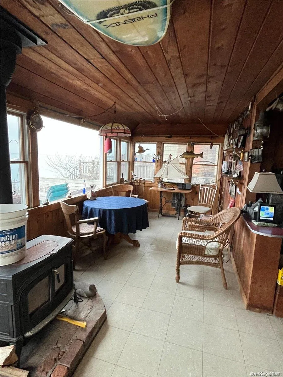 7 E End Walk Atlantique, NY 11706