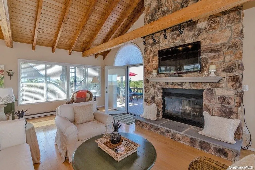 12 Sea Breeze Walk Atlantique, NY 11706