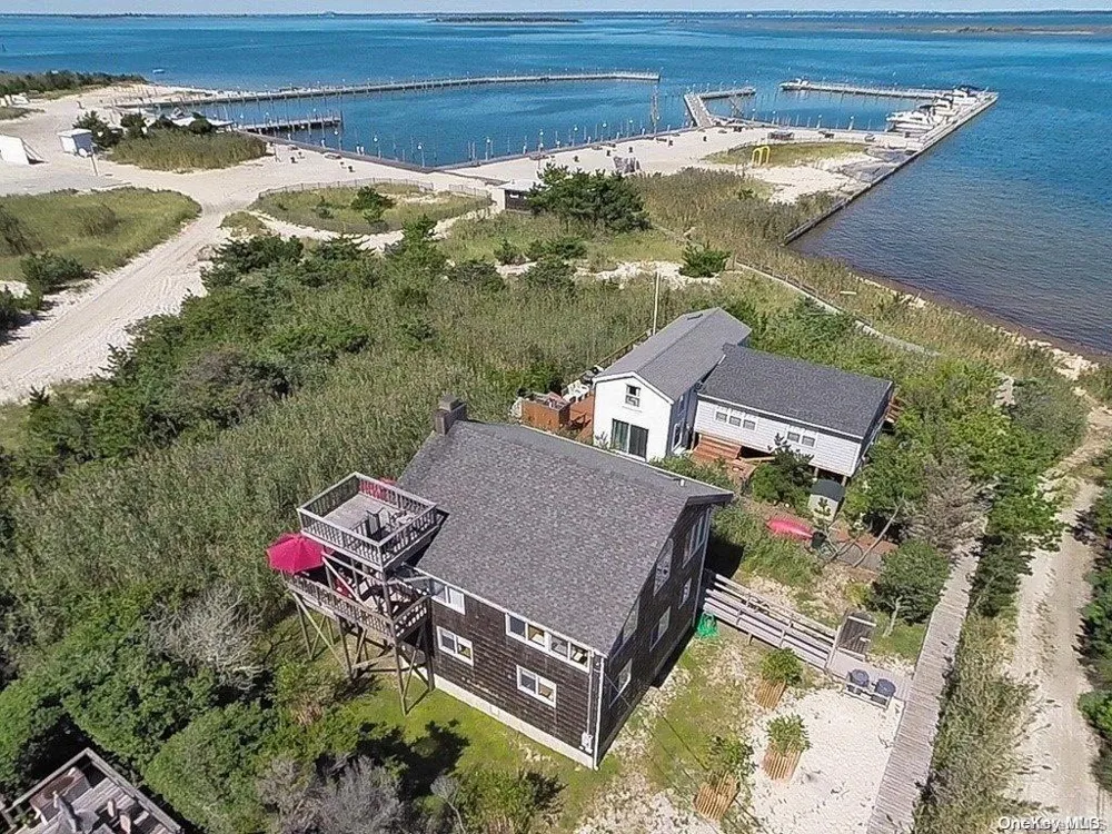 12 Sea Breeze Walk Atlantique, NY 11706
