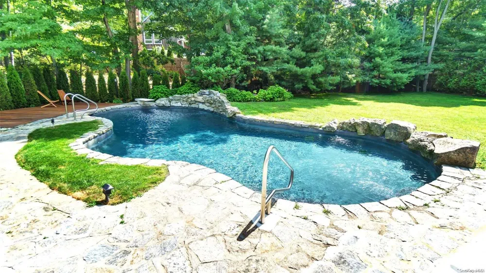 4 Scrimshaw Drive Southampton, NY 11968