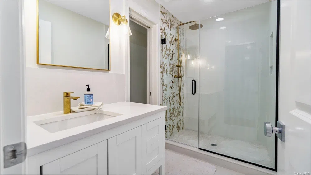 4 Scrimshaw Drive Southampton, NY 11968