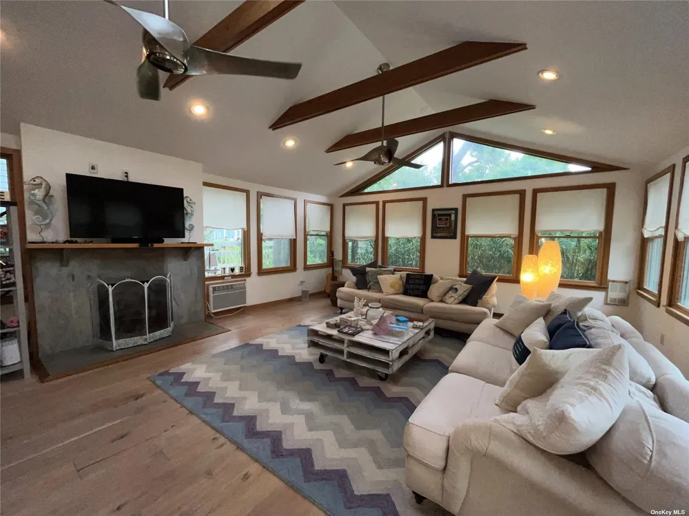 197 Cottage Walk Ocean Beach, NY 11770