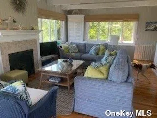39 Midway Walk Atlantique, NY 11706