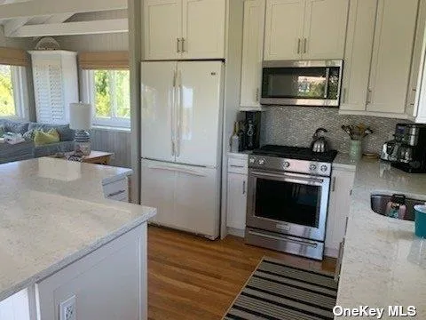 39 Midway Walk Atlantique, NY 11706