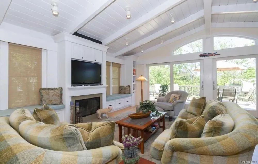 207 Wilmot Road Ocean Beach, NY 11770