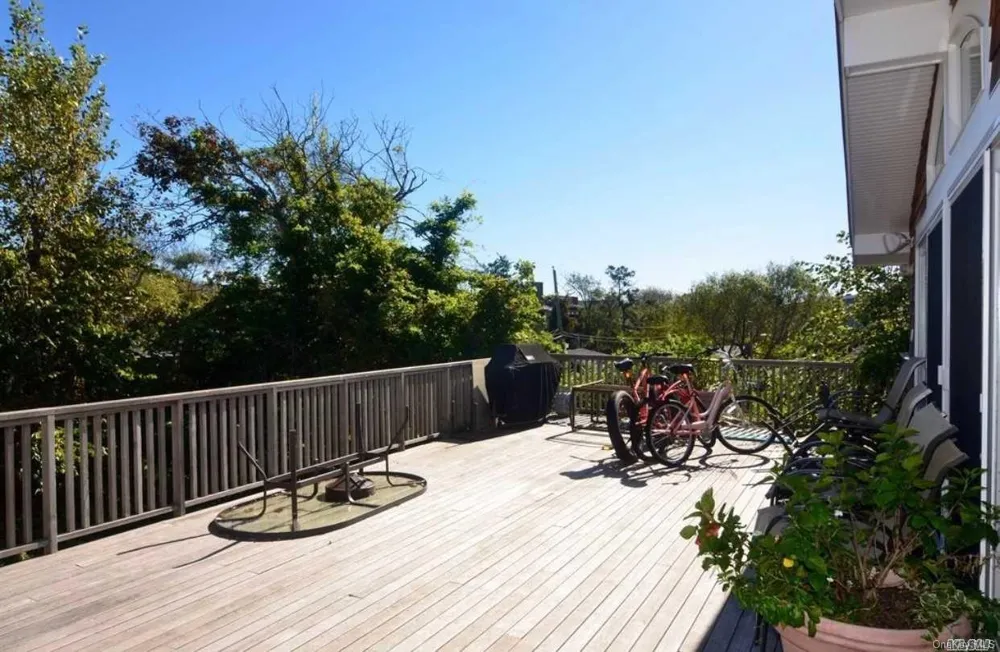 207 Wilmot Road Ocean Beach, NY 11770