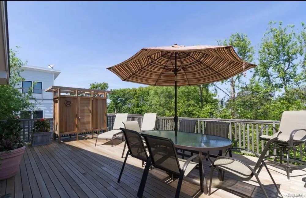 207 Wilmot Road Ocean Beach, NY 11770