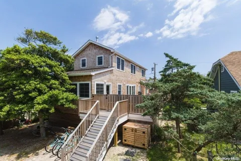 109 Bungalow Walk