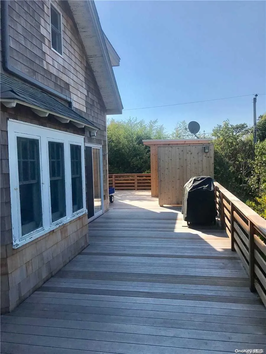 833 Evergreen Walk Ocean Beach, NY 11770