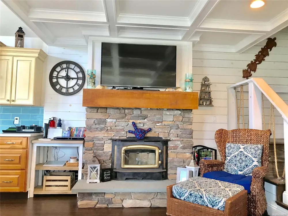 342 Dehnhoff Walk Ocean Beach, NY 11770