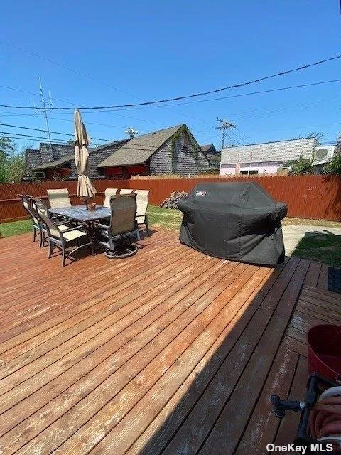 664 Ocean Breeze Ocean Beach, NY 11770