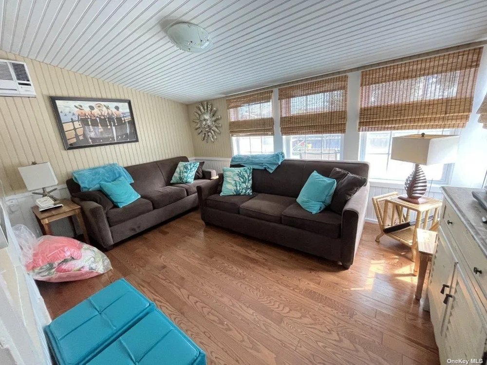 462 Dehnhoff Walk Ocean Beach, NY 11770