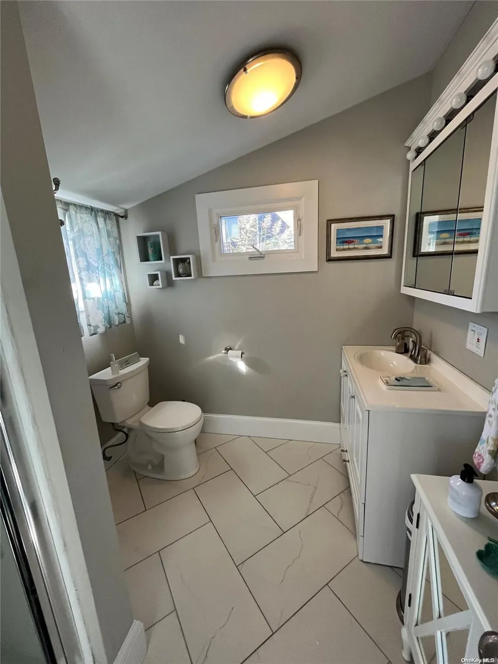 647 Ocean Breeze Ocean Beach, NY 11770