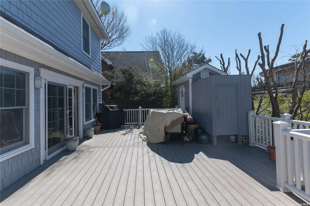 672 Ocean Breeze Ocean Beach, NY 11770