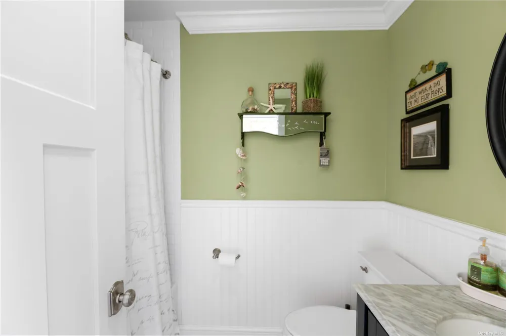 672 Ocean Breeze Ocean Beach, NY 11770