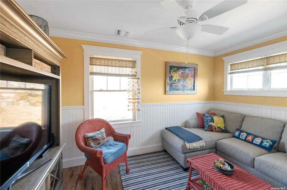 672 Ocean Breeze Ocean Beach, NY 11770