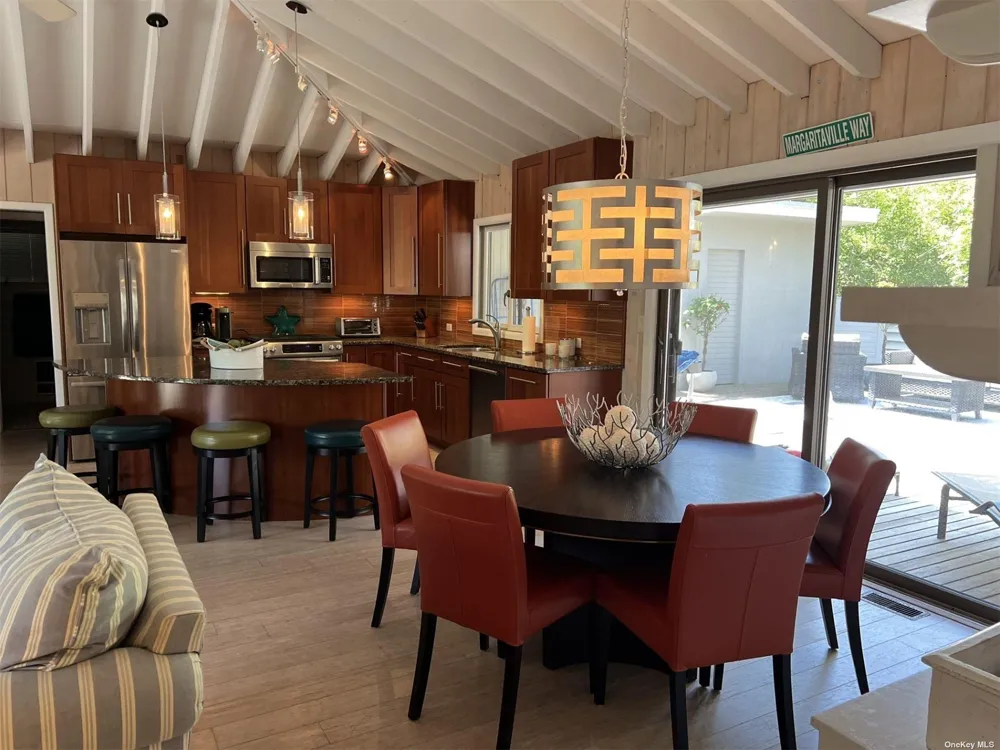 37 Kelp Walk Seaview, NY 11770