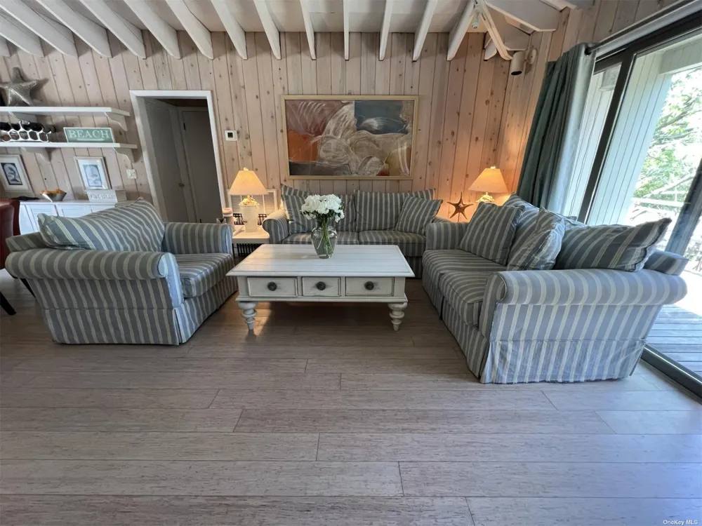37 Kelp Walk Seaview, NY 11770