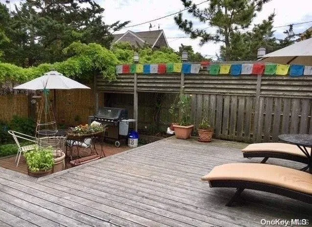 866 Evergreen Walk Ocean Beach, NY 11770