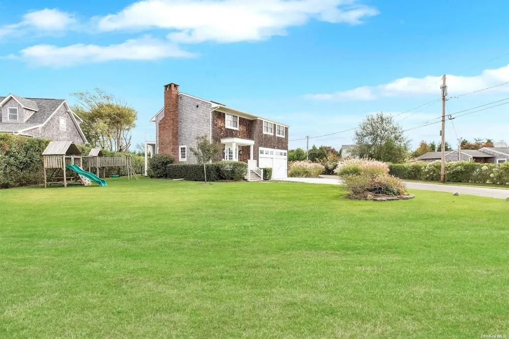 25 Exchange Westhampton Beach, NY 11978