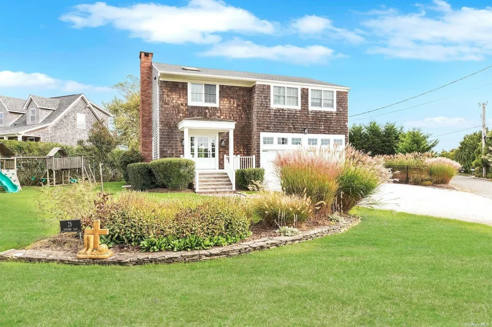 25 Exchange Westhampton Beach, NY 11978