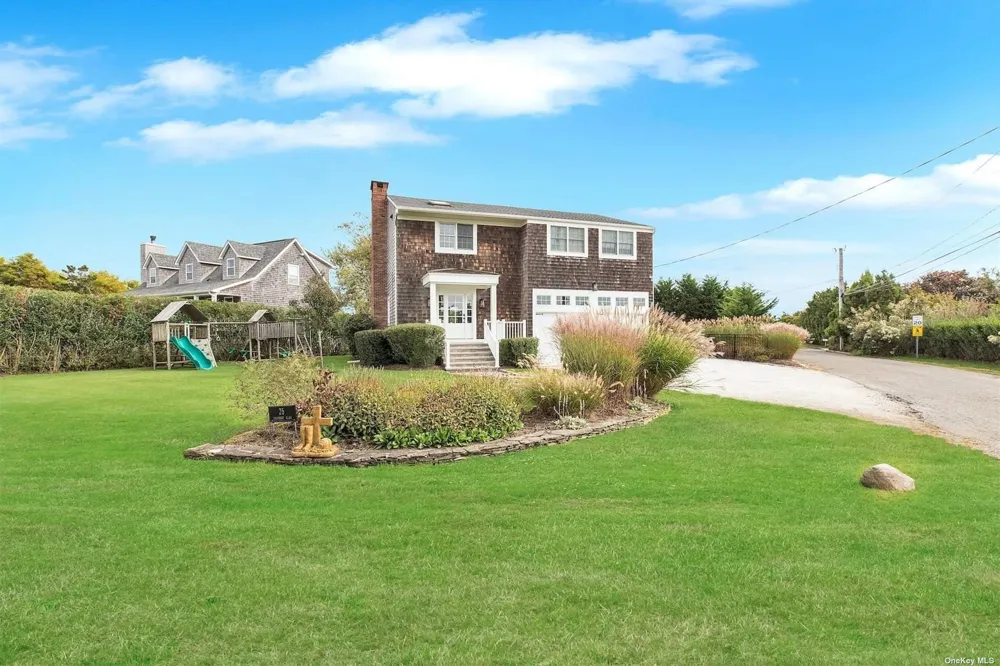 25 Exchange Westhampton Beach, NY 11978