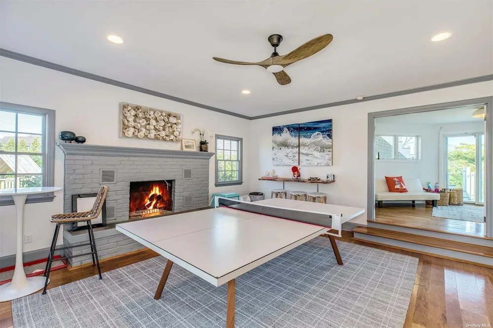25 Exchange Westhampton Beach, NY 11978