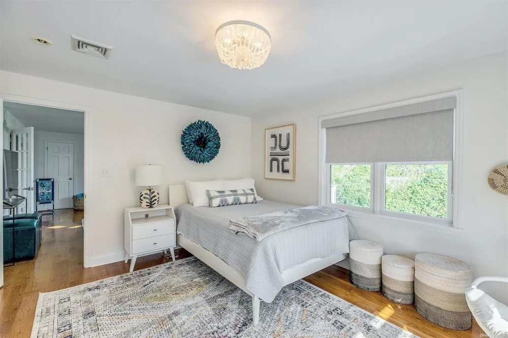 25 Exchange Westhampton Beach, NY 11978