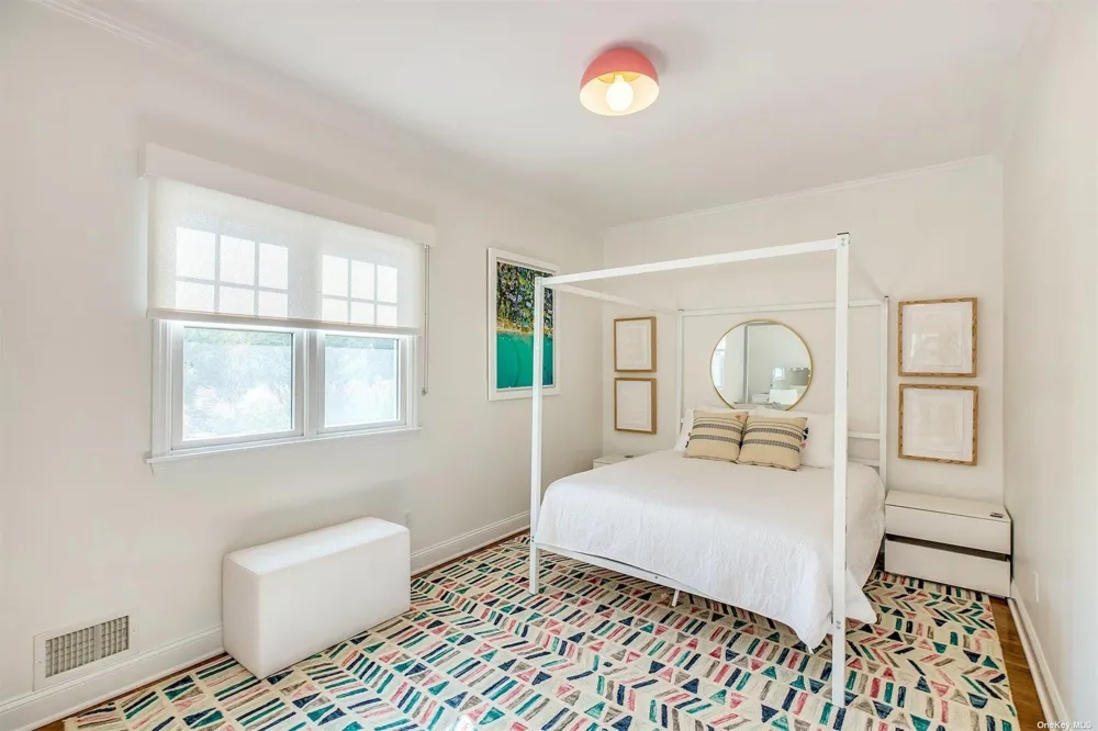 25 Exchange Westhampton Beach, NY 11978