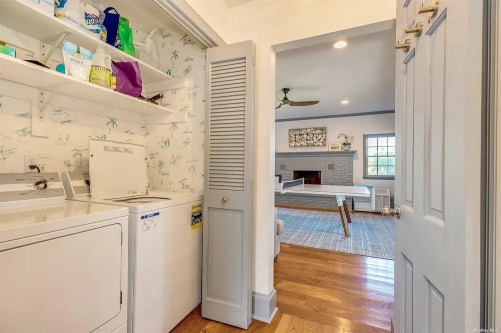 25 Exchange Westhampton Beach, NY 11978