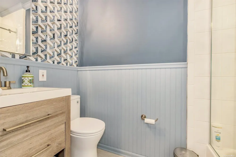 25 Exchange Westhampton Beach, NY 11978