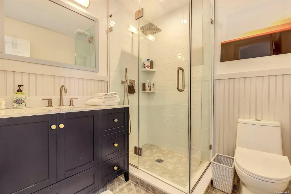 25 Exchange Westhampton Beach, NY 11978