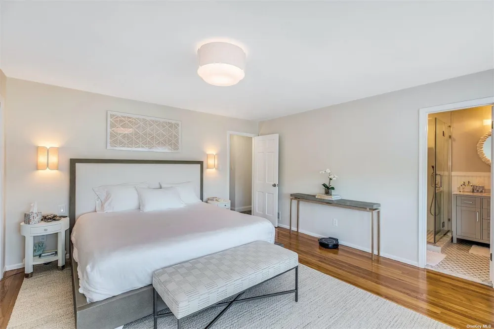 25 Exchange Westhampton Beach, NY 11978