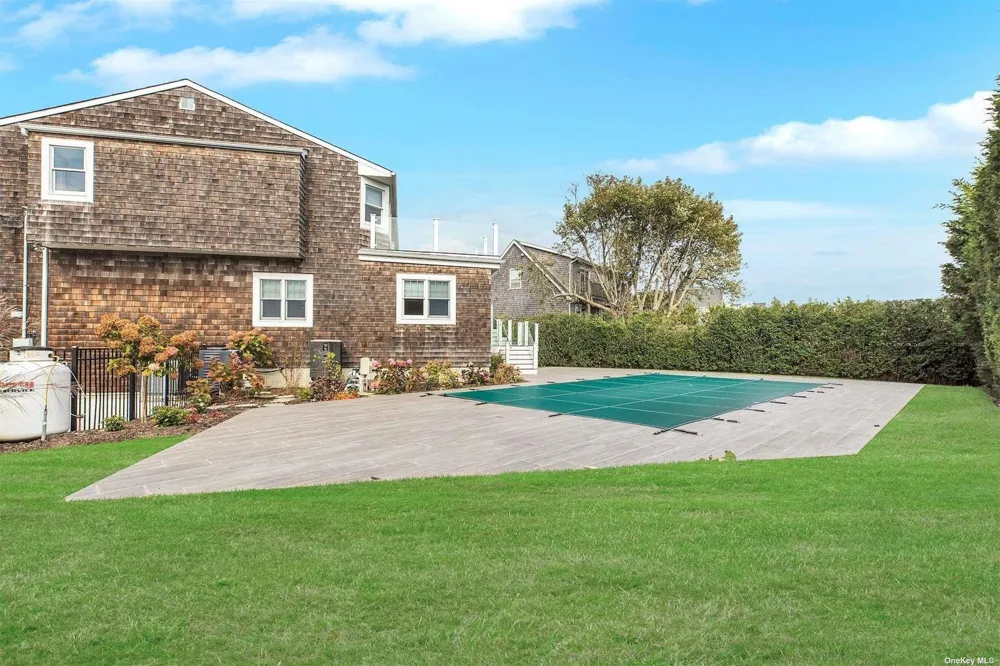 25 Exchange Westhampton Beach, NY 11978