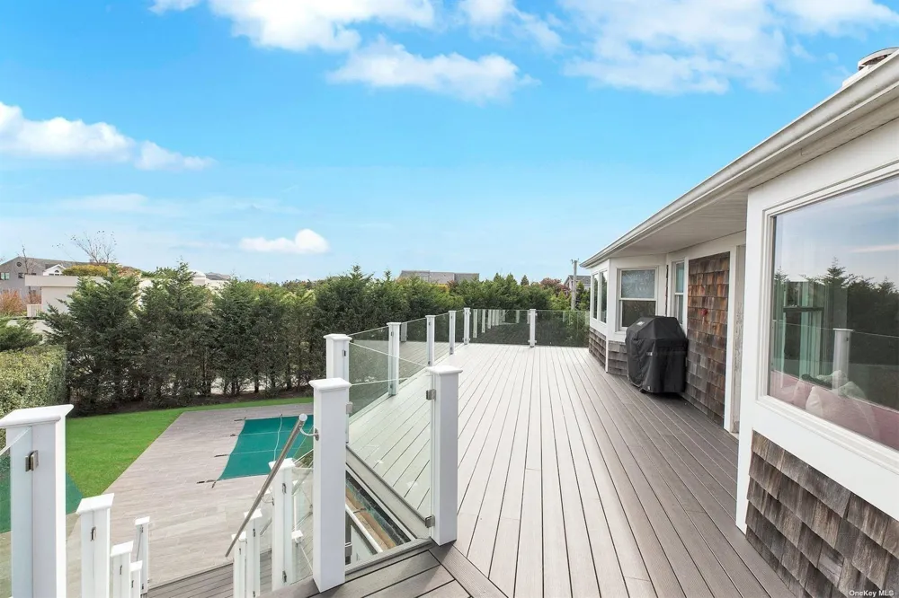 25 Exchange Westhampton Beach, NY 11978