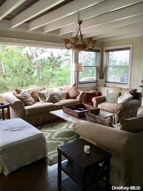 320 Frigate Rdw Ocean Beach, NY 11770