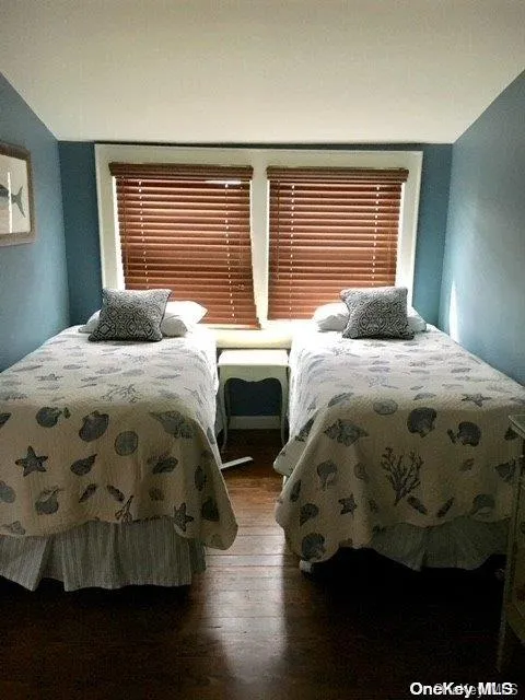 320 Frigate Rdw Ocean Beach, NY 11770