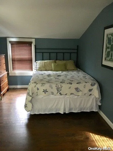 320 Frigate Rdw Ocean Beach, NY 11770
