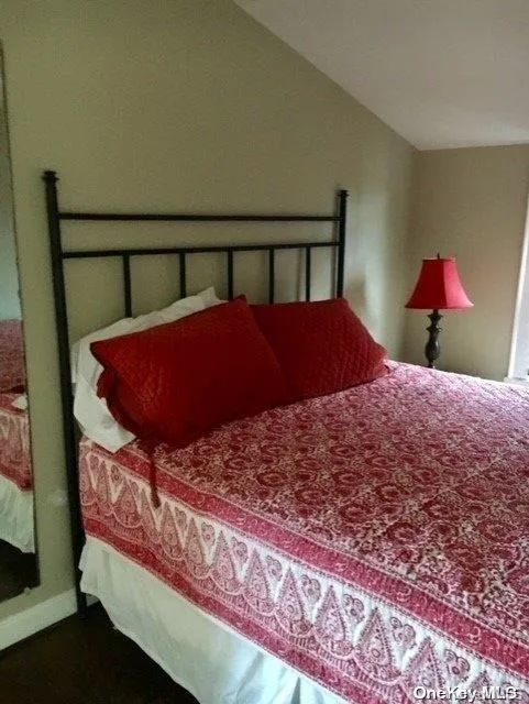 320 Frigate Rdw Ocean Beach, NY 11770
