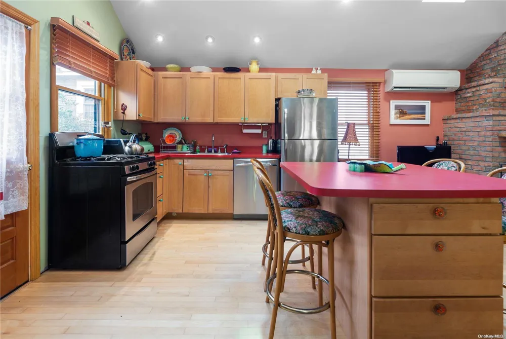 61 Ocean Road Ocean Beach, NY 11770