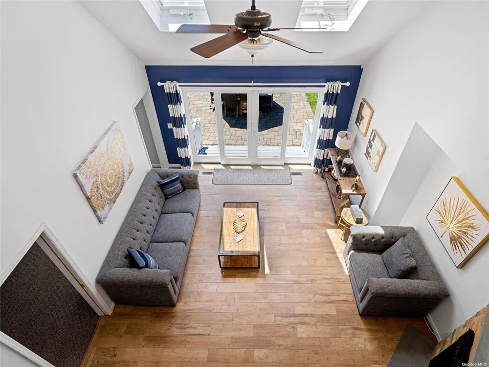 4 White Lane Hampton Bays, NY 11946